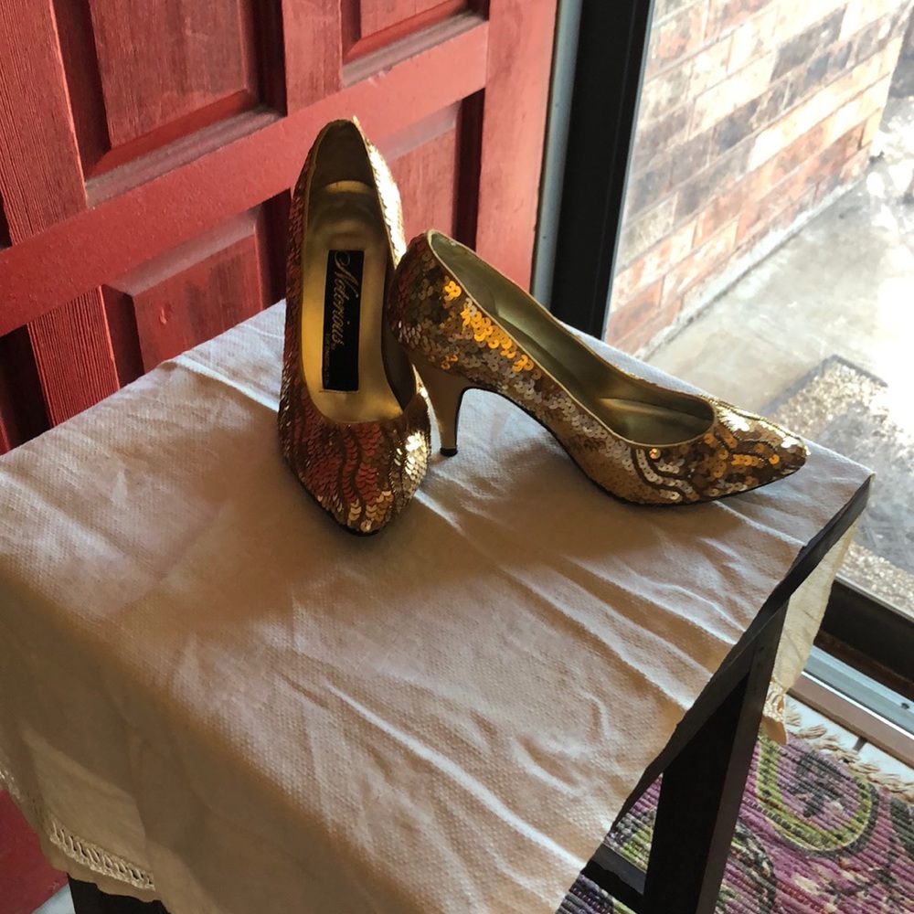 Shoes - Picture 2 of 3